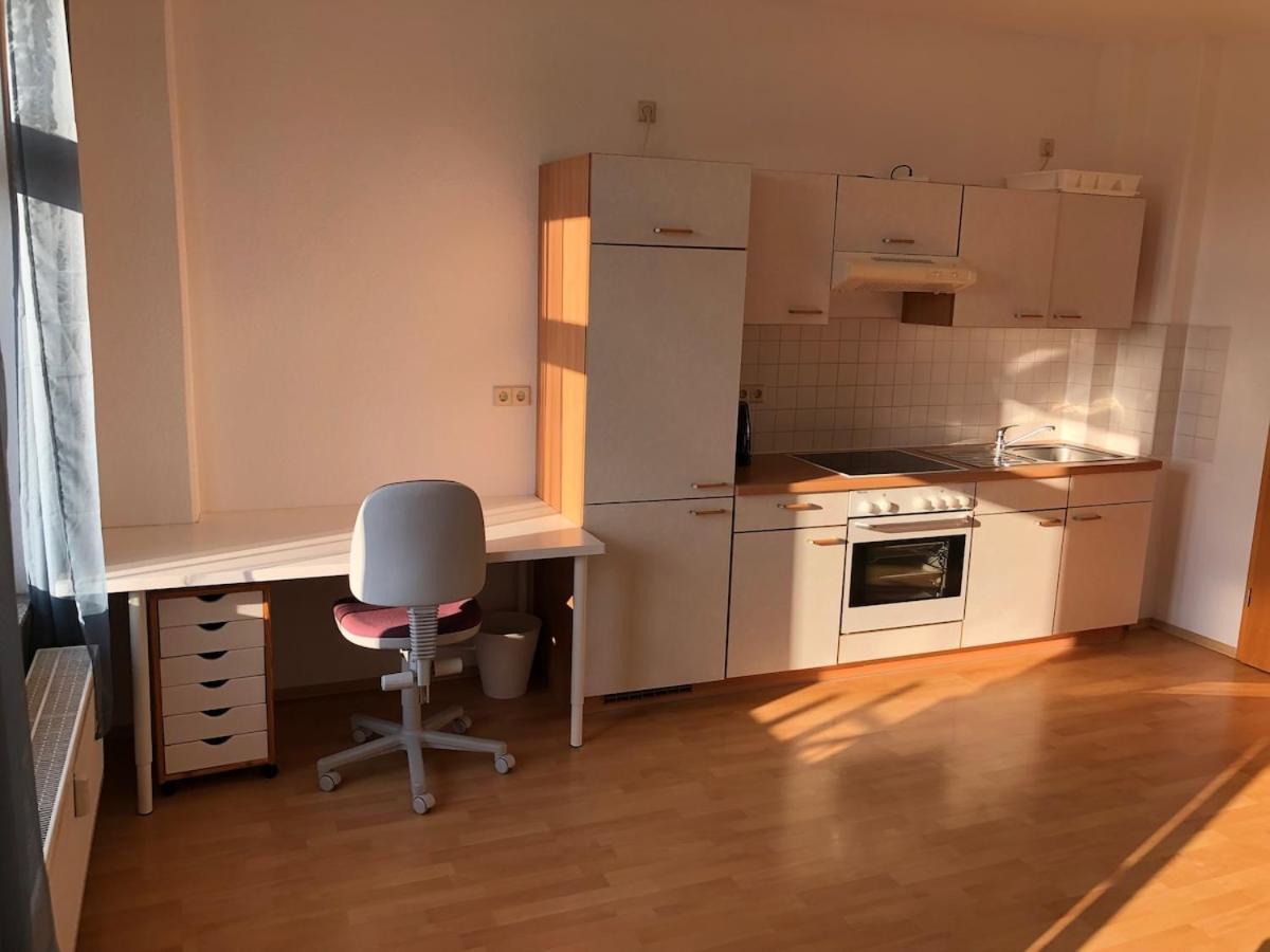 Helle 1raum Mit Balkon Und Kueche Apartment