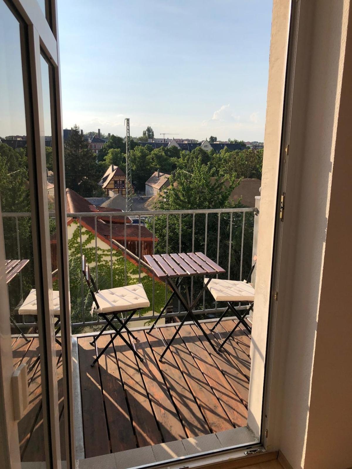 Apartment Helle 1raum Mit Balkon Und Kueche Dresden